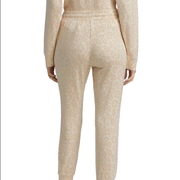 NWT SPLENDID Super Soft Leopard Joggers Oatmeal - Picture 7 of 8